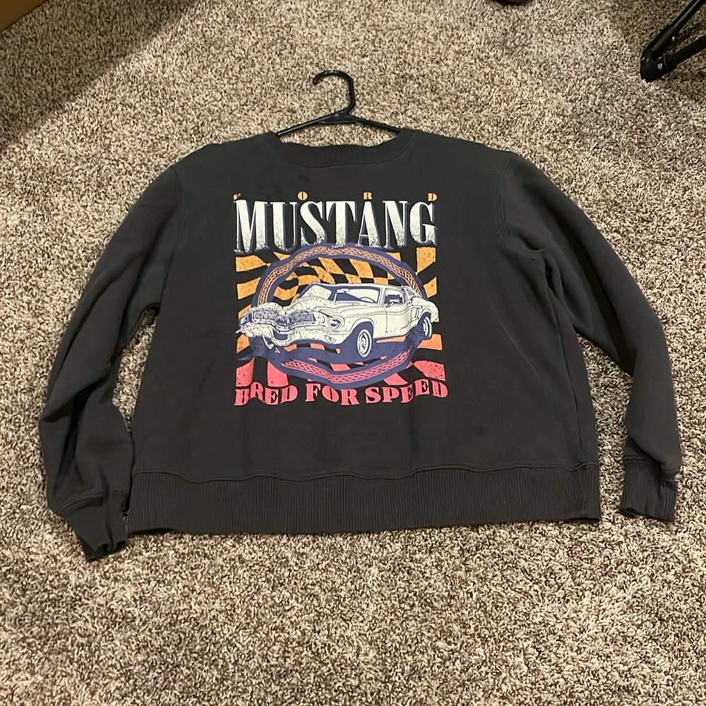 Women’s ford mustang crewneck